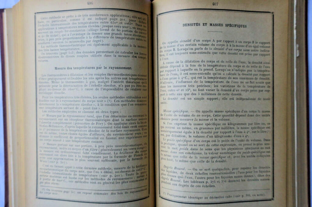 longitudes annuaire pour l&rsquo;an 1944 publié par le bureau des longitudes