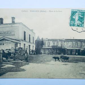 MARGAUX - Place de la gare Voiture à chien