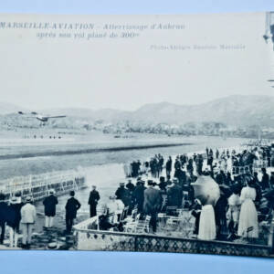 MARSEILLE aviation atterrissage d'Aubrun après son vol plané de 300m