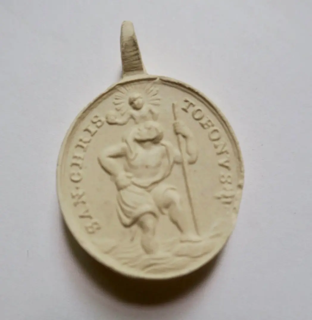 Médaille en plâtre 25 x 35 mm - La Librairie Antique