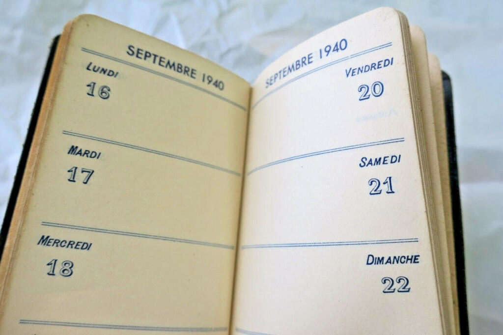 Mini calendrier agenda bijou 1940