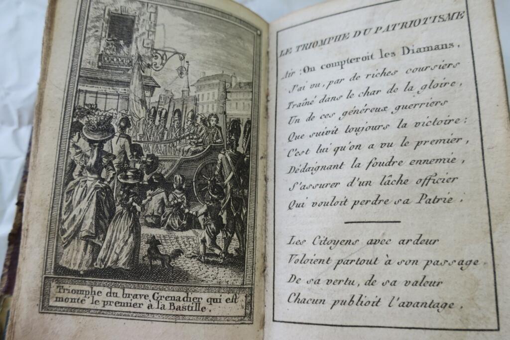 Mini révolution Époques les plus intéressantes Révolutions de Paris ou le Triomp