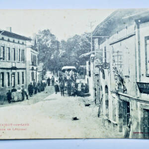 MONTAIGUT SUR SAVE - AVENUE DE LEVIGNAC carriolle