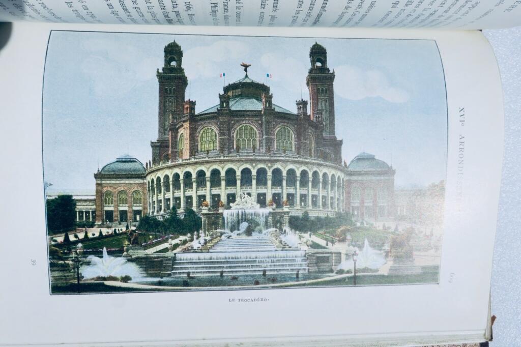 Paris LA VILLE LUMIERE. Anecdotes et documents historiques, ethnographiques 1909