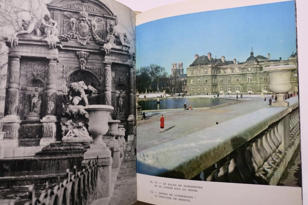 Paris. Les Albums des Guides Bleus + envoi