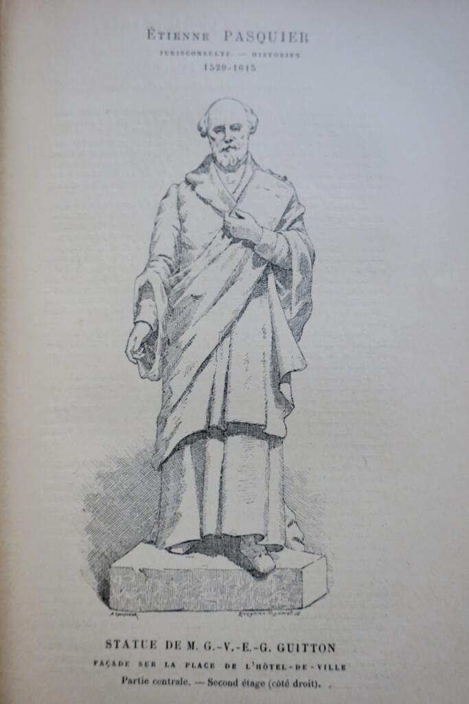 Die Statuen des Pariser Rathauses