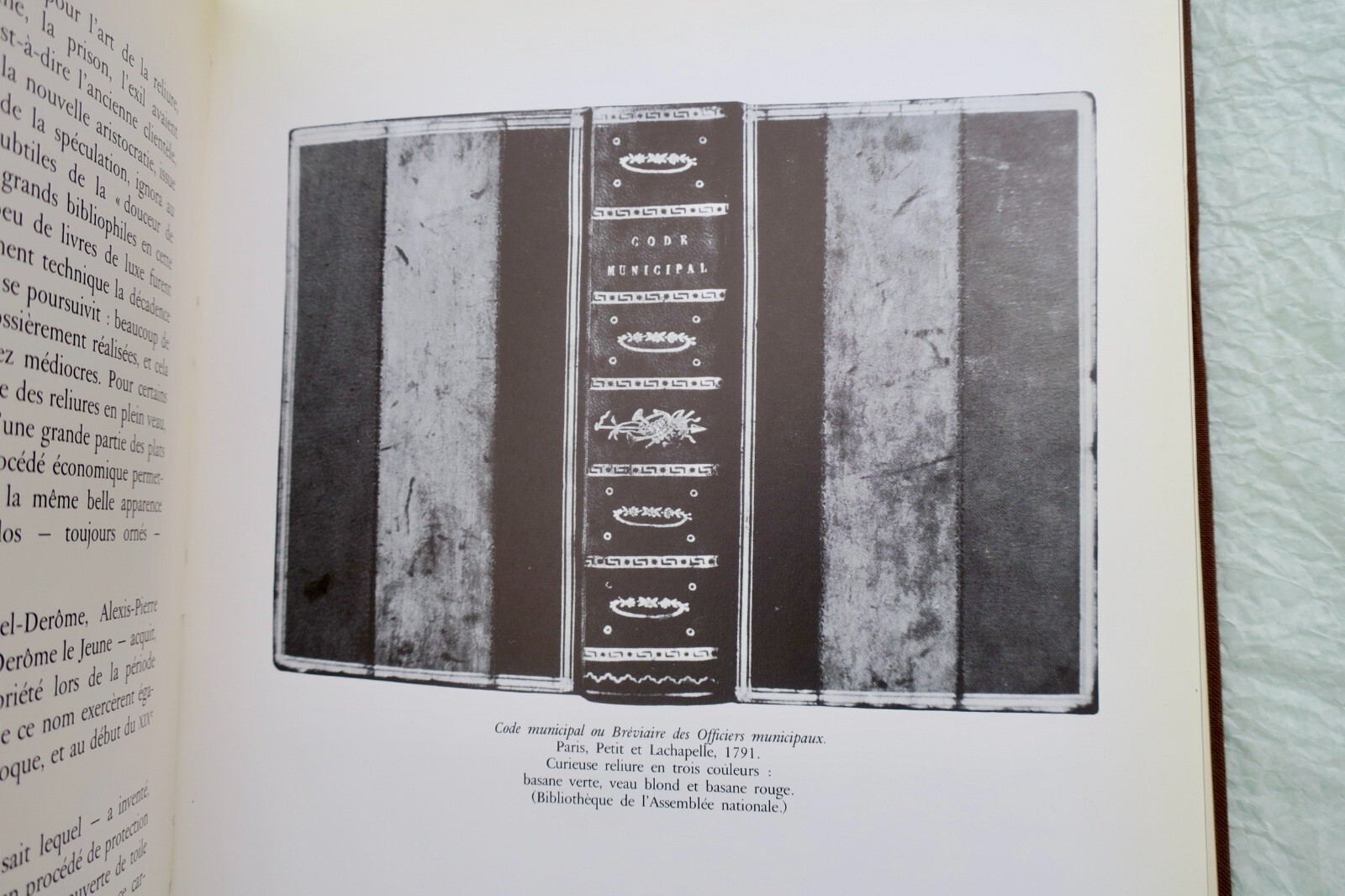 A century-spanning bookbinding history - Image 8
