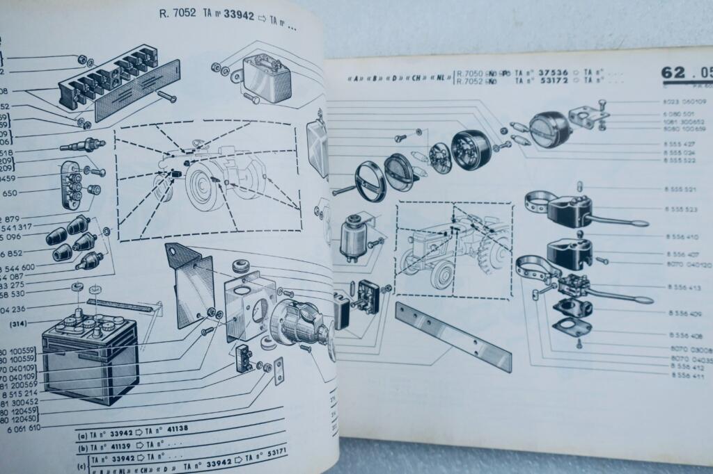 Renault Motoculture Catalogue pièces rechanges détachées R 7050 P.R. 602