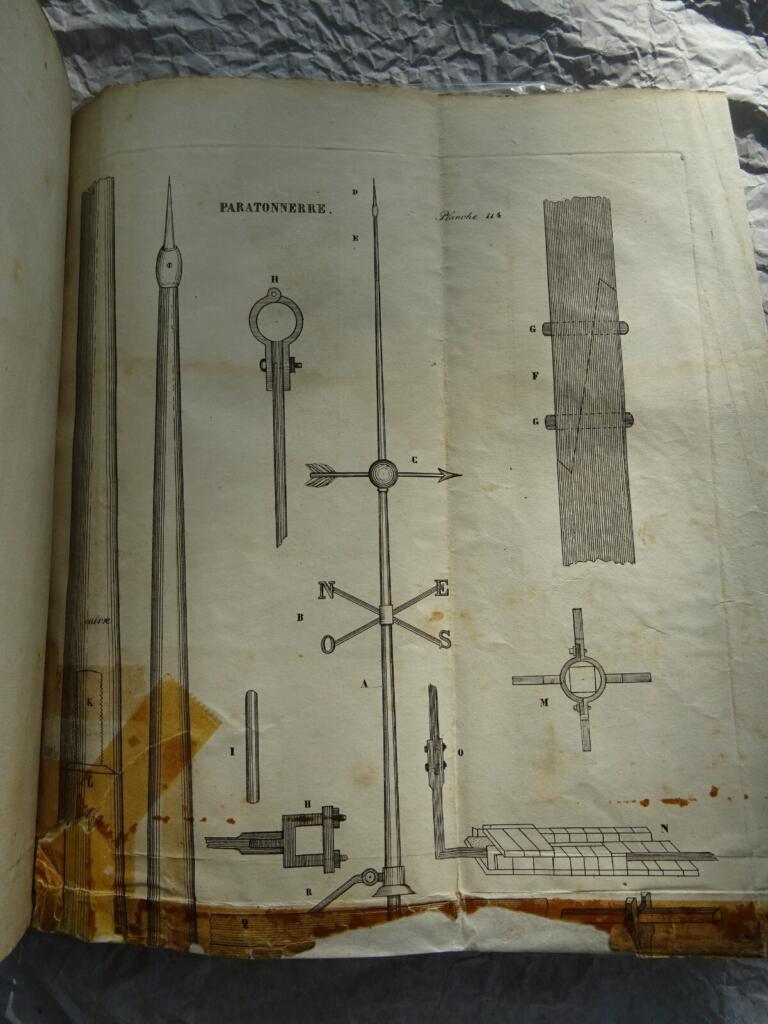 Perfect Locksmith or Complete Treatise on Works Made in Iron 1843