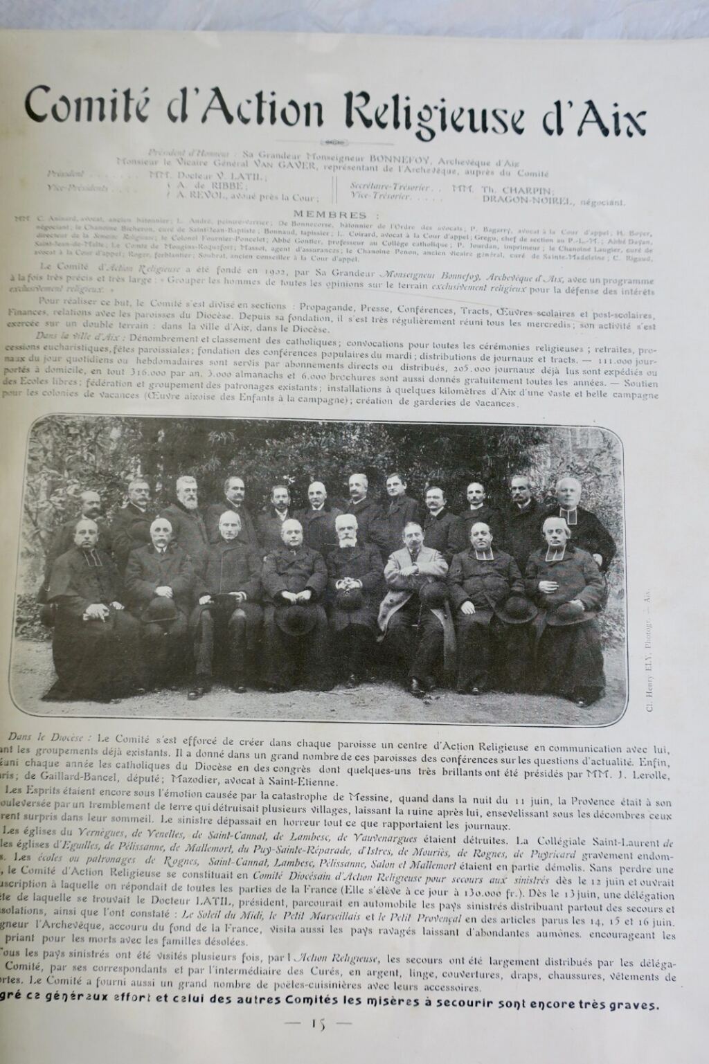 Souveniralbum des Erdbebens in der Provence