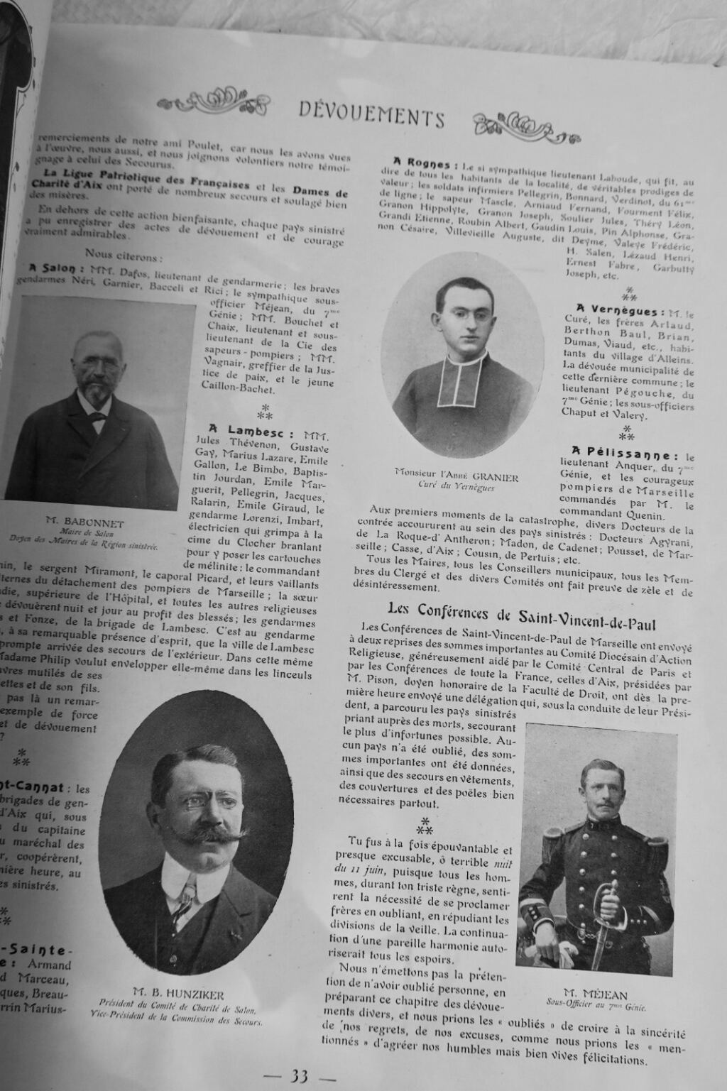 Souveniralbum des Erdbebens in der Provence