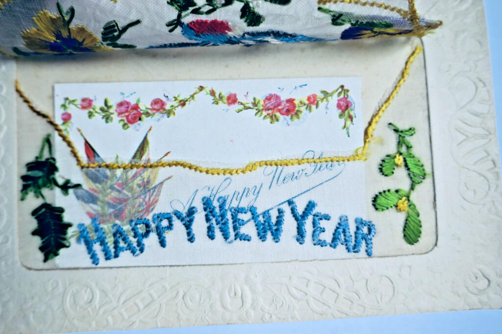 Charming embroidered pouch for notes
