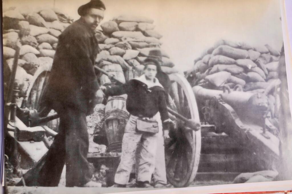 The Paris Commune Through Daily Political Coverage