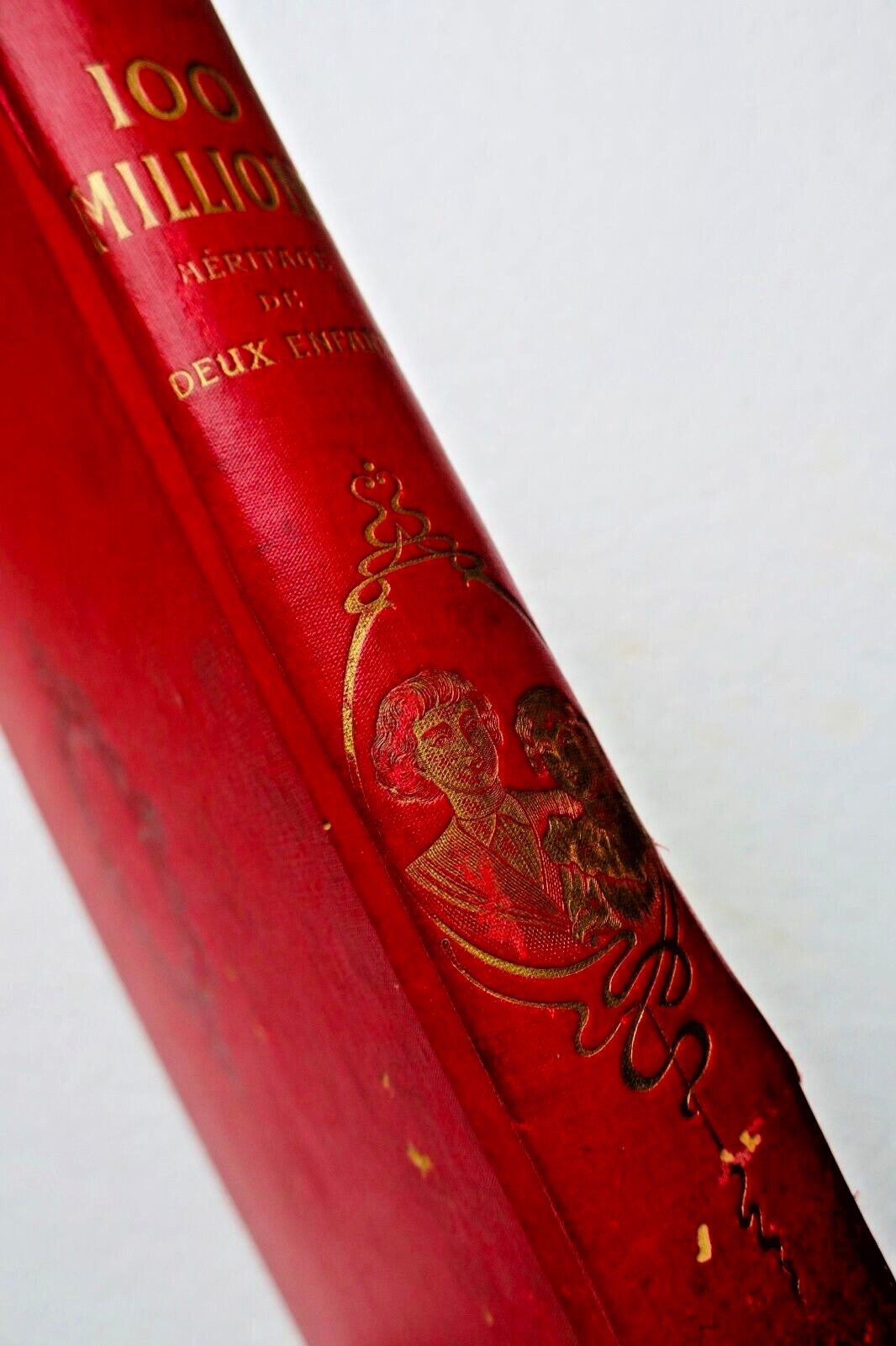 100 millions. Héritage de deux enfants - La Librairie Antique