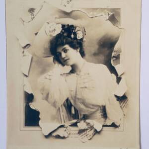 affiche crevée LES MODES 1903