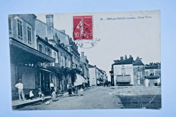 Aire-sur-Adour place Thiers 32