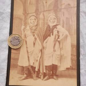 Alger tenues folkloriques 14 x 11 cm.