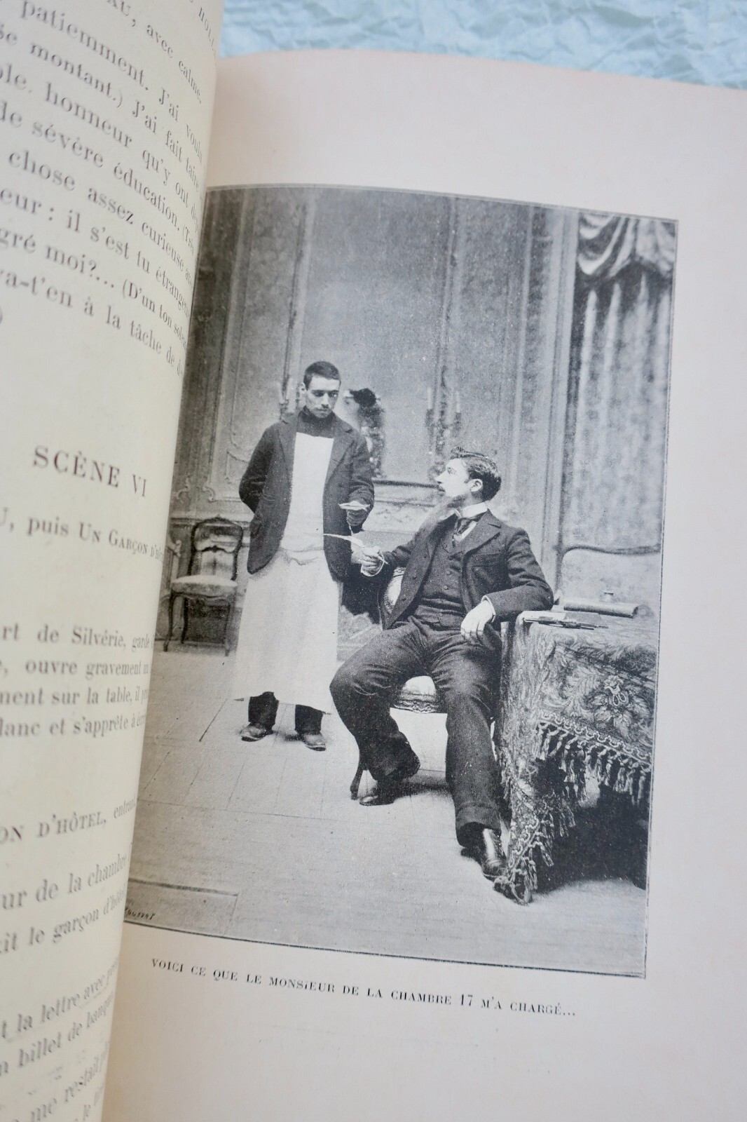 附舞台照片的单幕剧<span class="lla-card-orig-wrap"><span class="lla-card-orig">❦ ALLAIS Alphonse / BERNARD Tristan Silvérie ou les Fonds hollandais</span></span> - La Librairie Antique