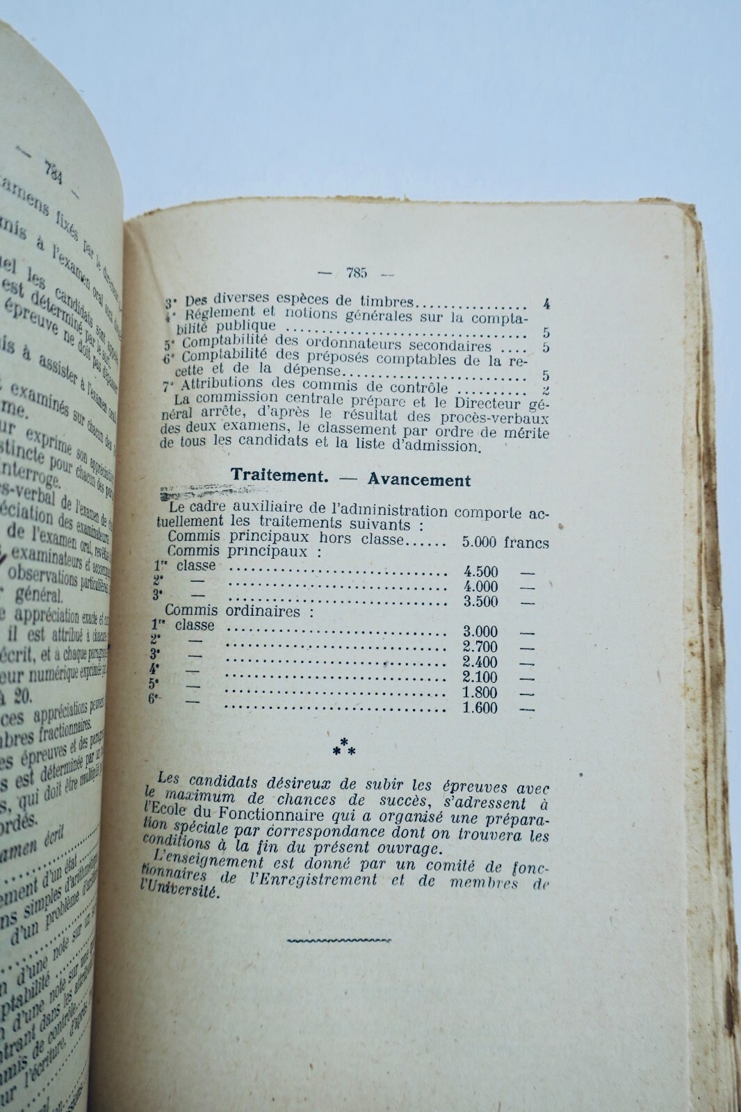 Verzeichnis der Verwaltungskarrieren für 1916<span class="lla-card-orig-wrap"><span class="lla-card-orig">❦ Annuaire T. Carus pour 1916 ECOLE DU FONCTIONNAIRE</span></span> - La Librairie Antique