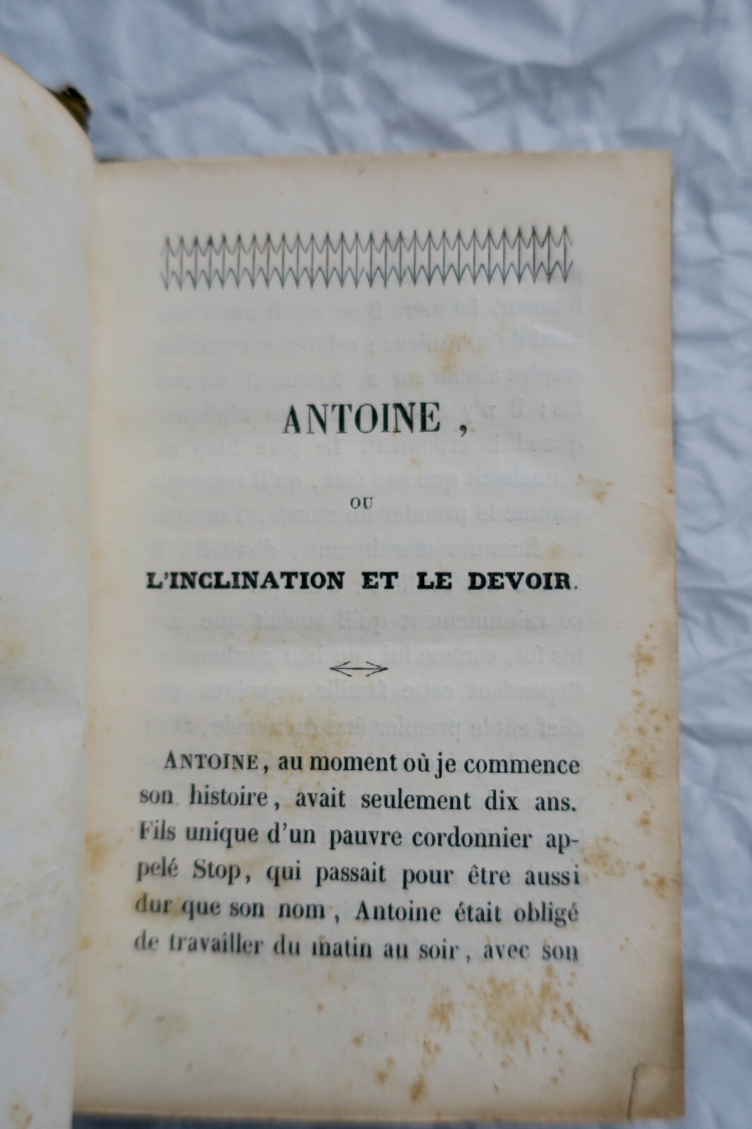 A tale of duty and inclination<span class="lla-card-orig-wrap"><span class="lla-card-orig">❦ ANTOINE OU L’INCLINATION ET LE DEVOIR, SUIVI DE LEON LE PETIT JOUEUR</span></span> - La Librairie Antique