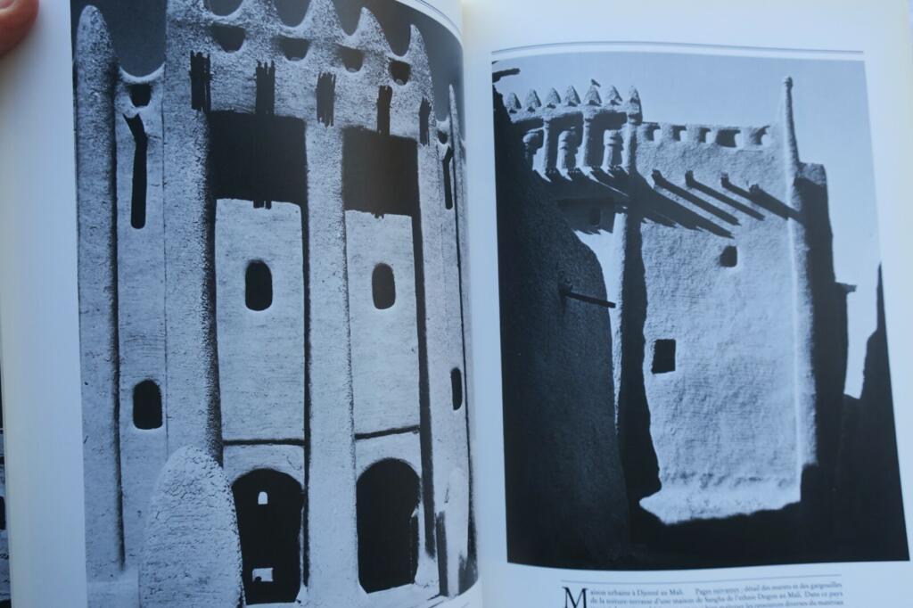 Exploring Earth Architecture