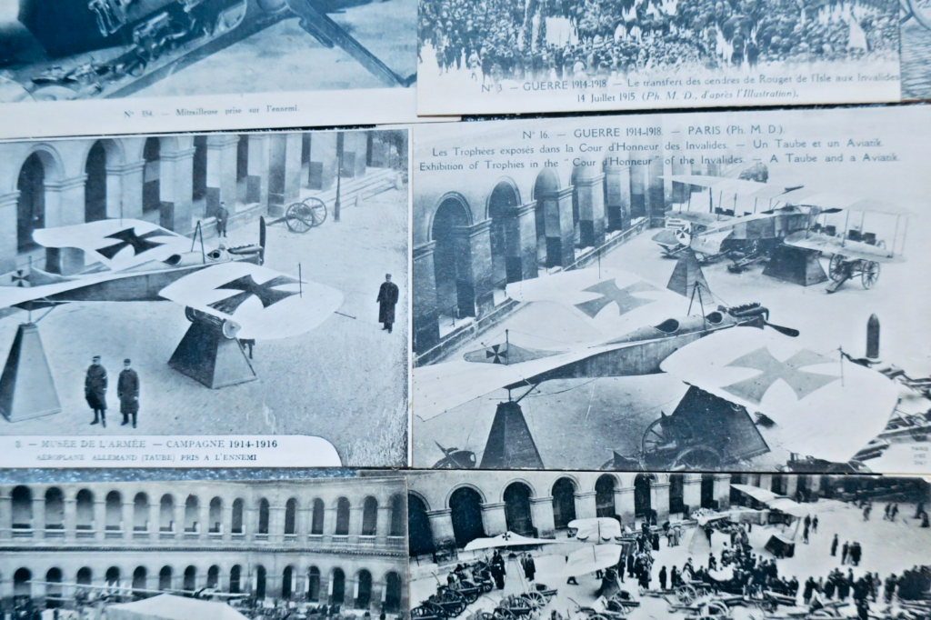 Military aviation and French national heritage postcards
