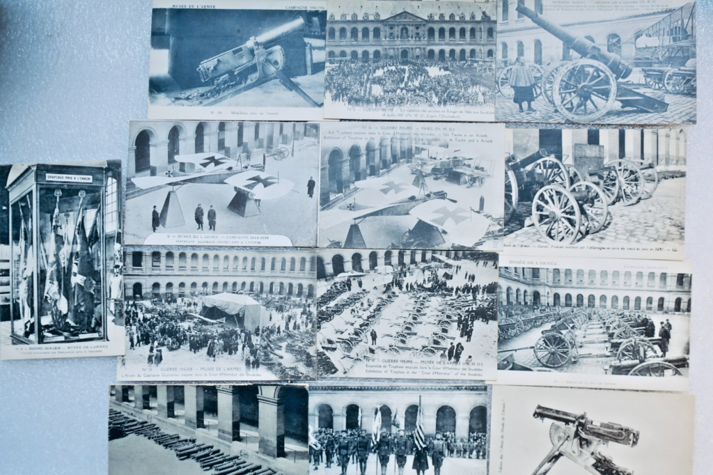 Military aviation and French national heritage postcards