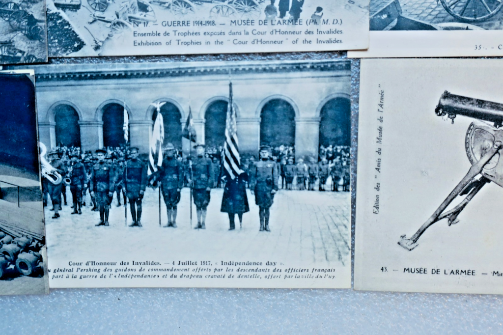 Military aviation and French national heritage postcards