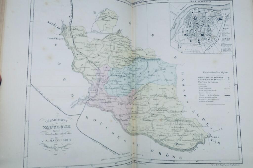 Illustrierter Atlas von Frankreich mit 92 Karten