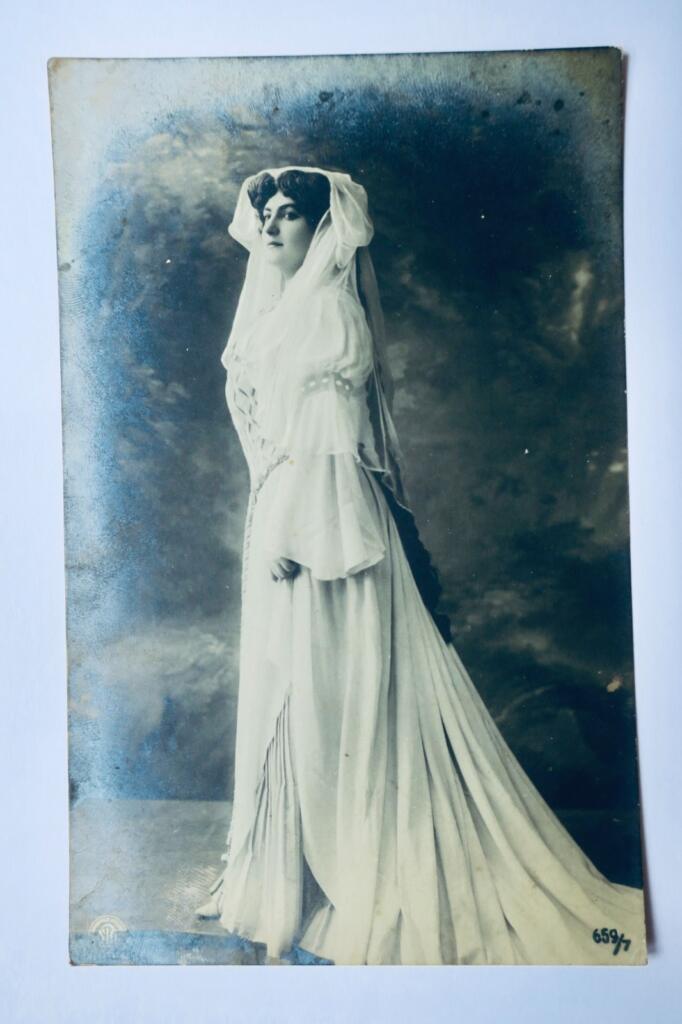 女演员明信片摄影 1911年