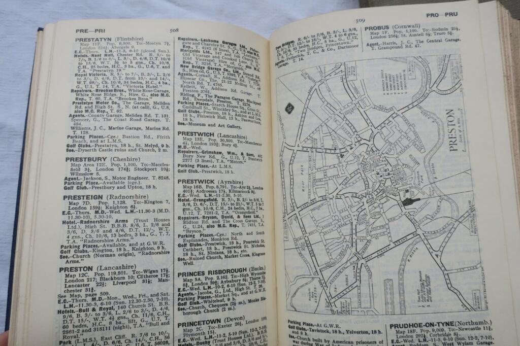 Motor travel guide and practical handbook