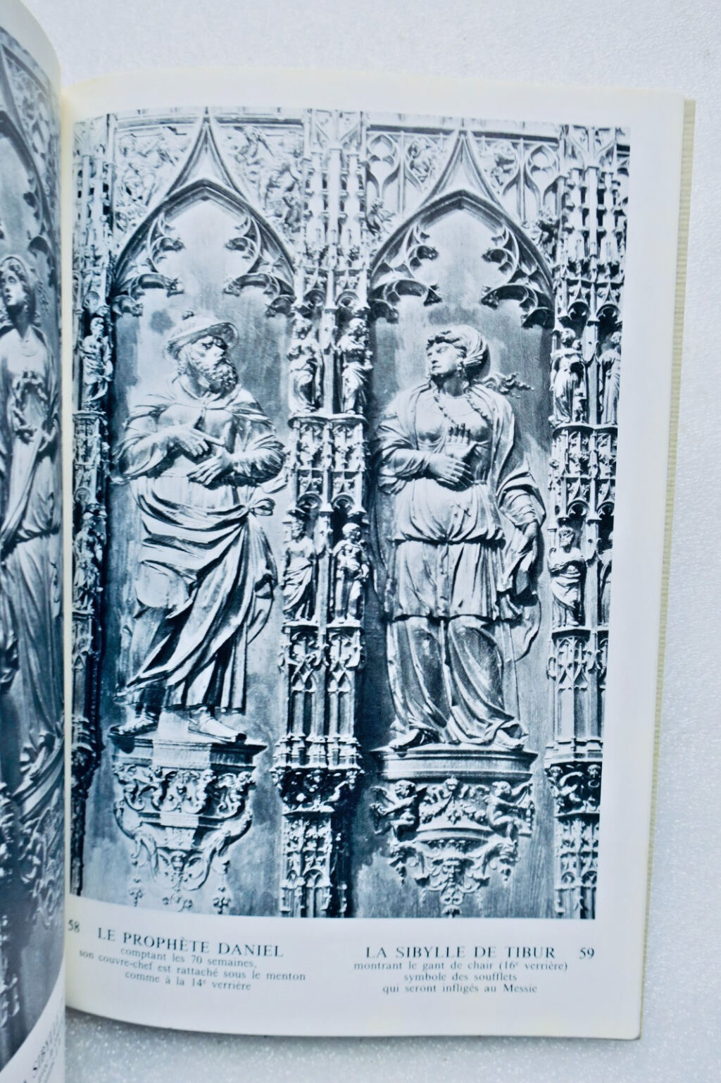 BASILIQUE SAINTE MARIE D’AUCH & HAUTS DOSSIERS DES STALLES