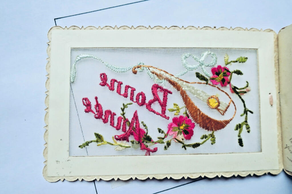Belle époque carte Bonne année dépliante 86 x 135 mm.