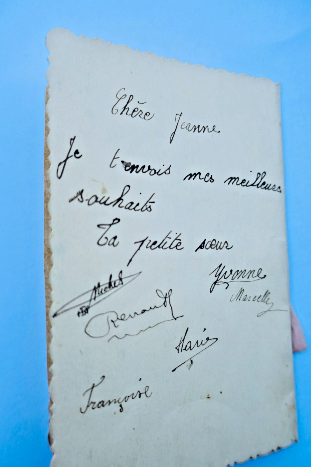 Belle époque carte gaufrée Bonne fête, dépliante 90 x 135 mm. - La Librairie Antique