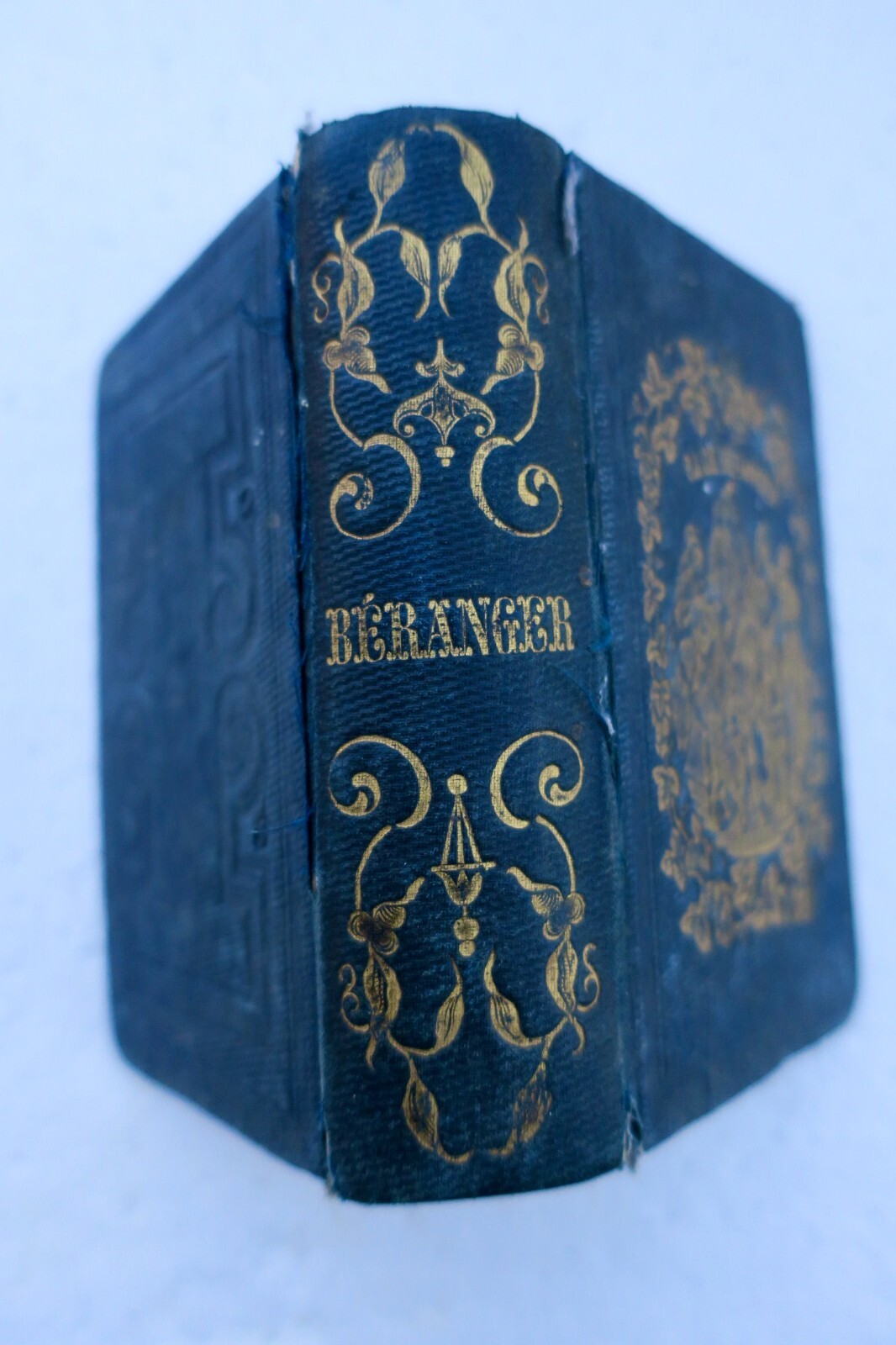 Complete Works of BÉRANGER, 1850 edition<span class="lla-card-orig-wrap"><span class="lla-card-orig">❦ Béranger oeuvres complètes de P.-J. de Béranger, 1850. MINI</span></span> - La Librairie Antique