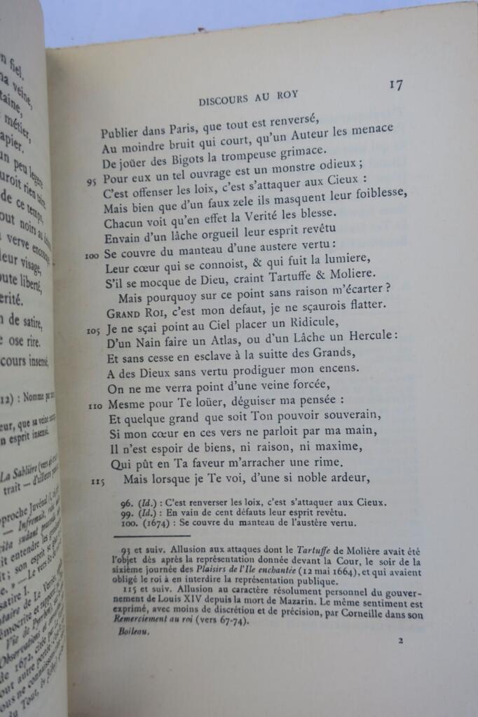 Critical edition of Satires with introduction and commentary