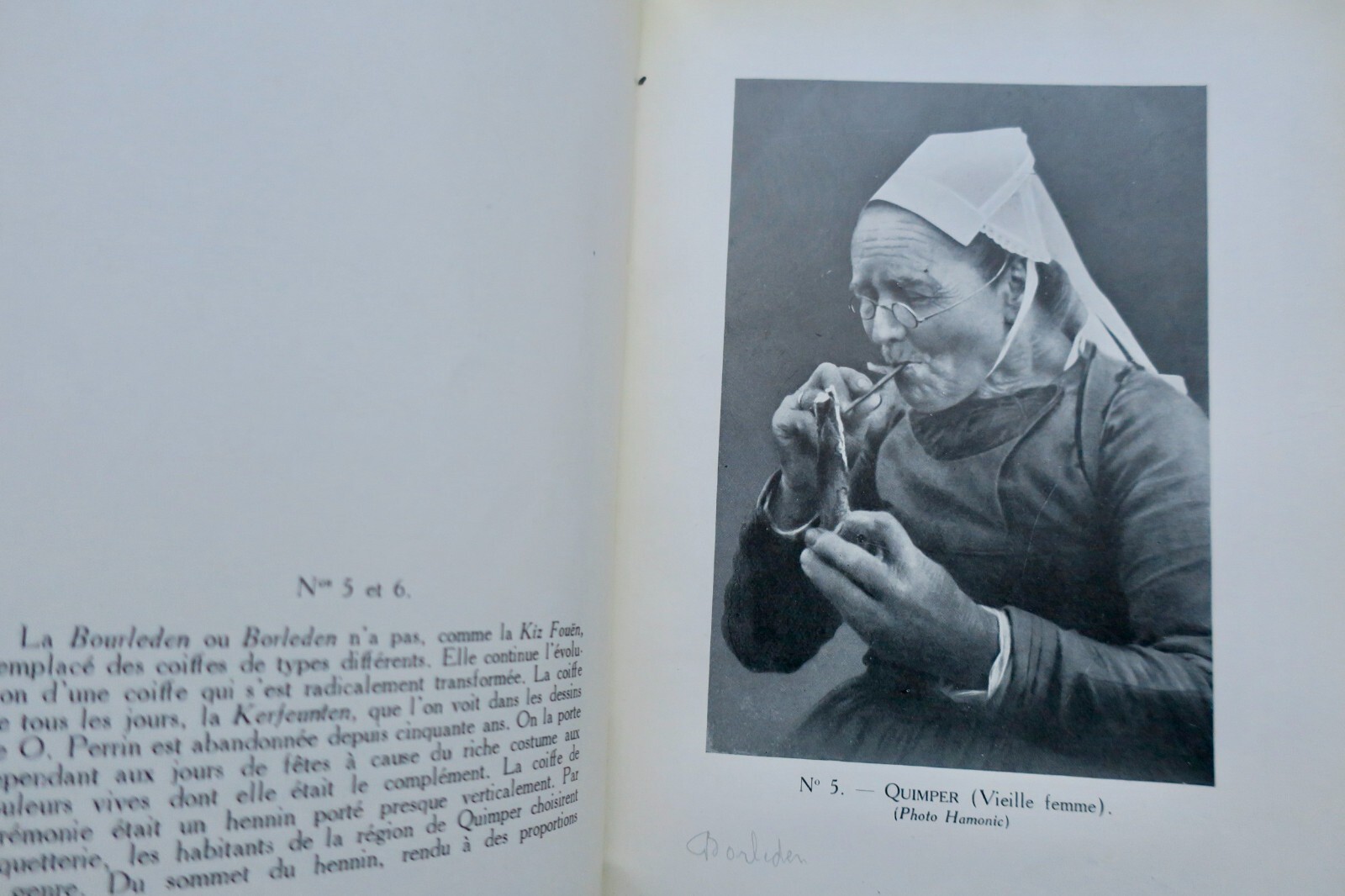 Illustrierte bretonische Kopfbedeckungen - Image 6