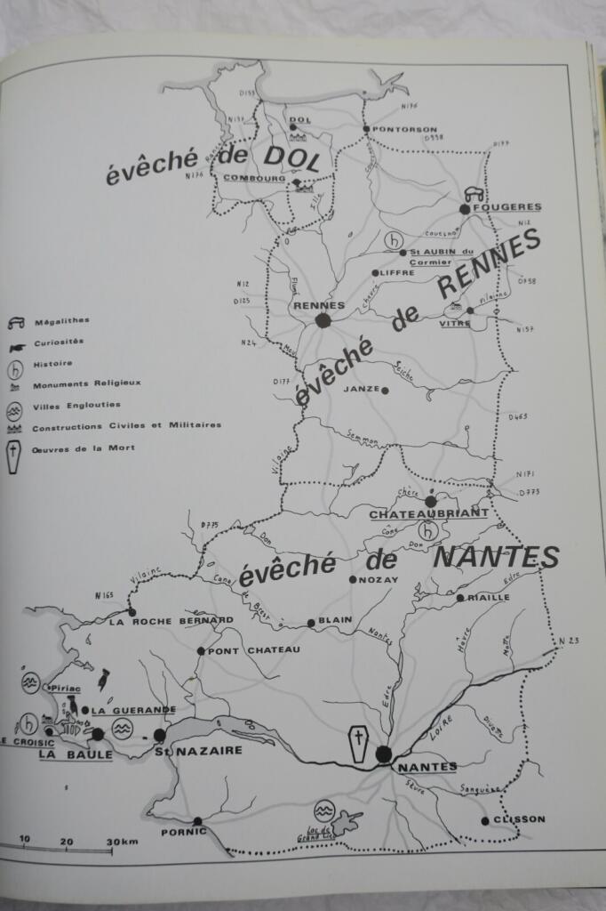 Bretagne Lieux & Histoires secrètes de Bretagne