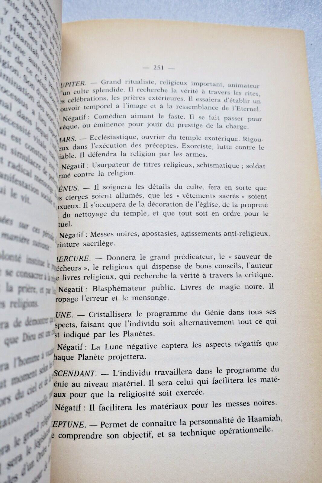 Exploring Angelic Powers<span class="lla-card-orig-wrap"><span class="lla-card-orig">❦ cabale Anges Possibilités, capacités et pouvoirs conférés par les Anges</span></span> - La Librairie Antique