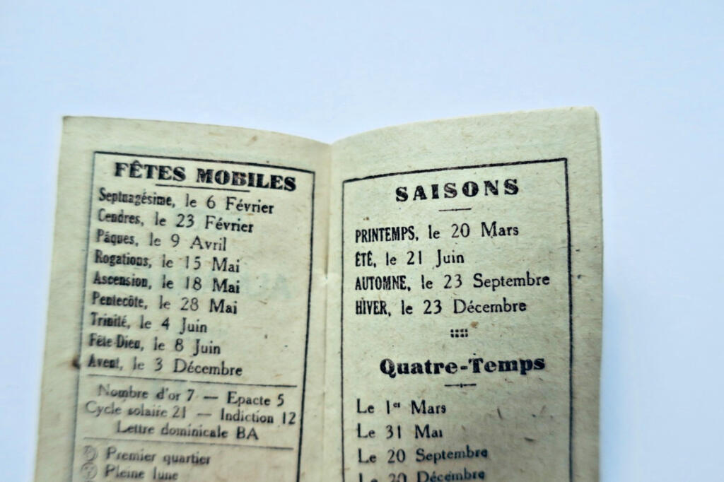 Compact 1944 Drawing Calendar