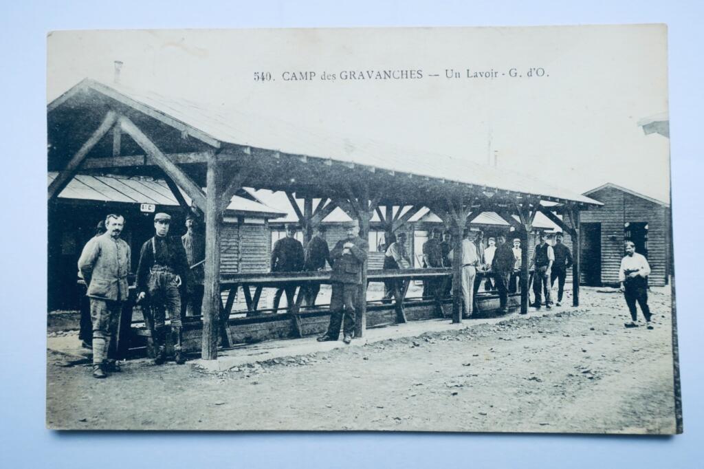 camp des Gravanches 1916 un lavoir POILU