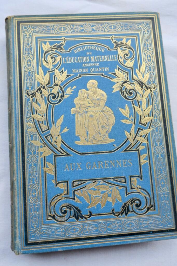 Illustrated children's education volume