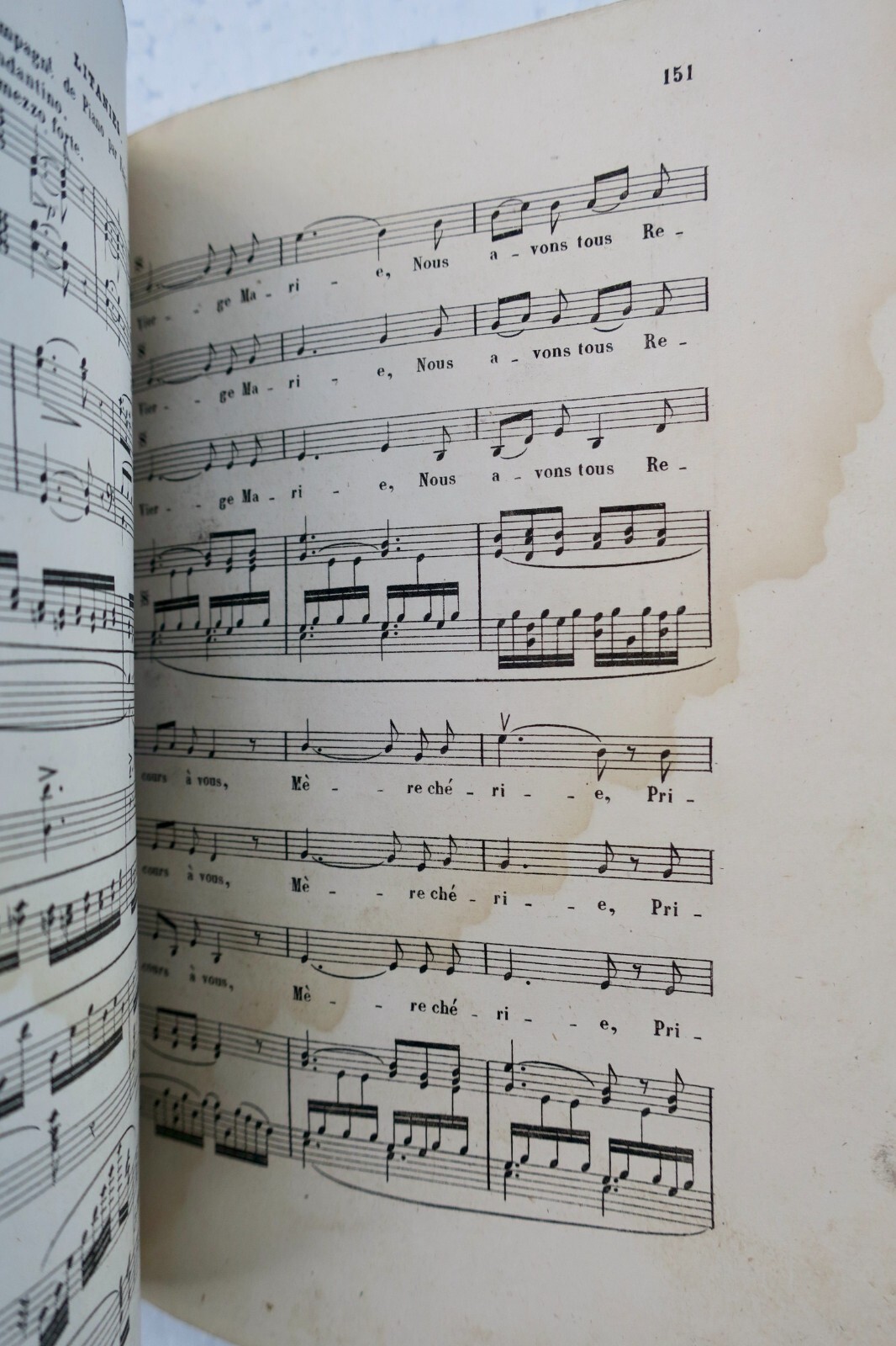 五月的圣母颂歌<span class="lla-card-orig-wrap"><span class="lla-card-orig">❦ Chants à Marie. Cantiques pour le mois de mai..1845</span></span> - La Librairie Antique