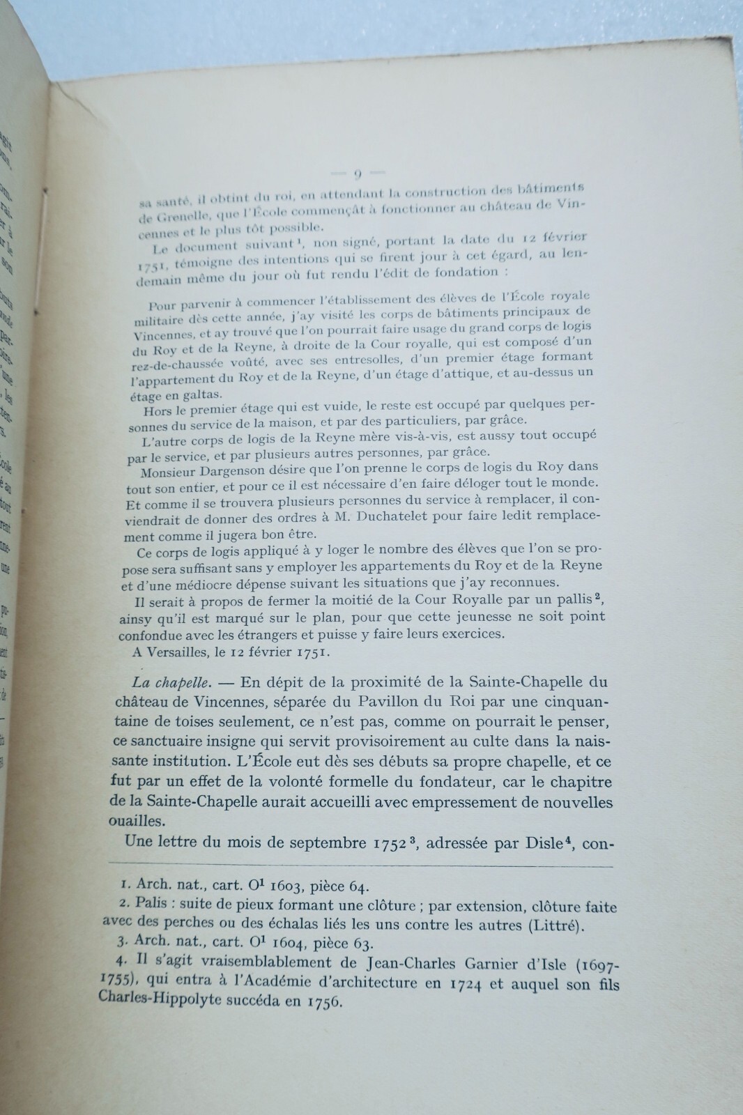 陸軍士官学校の礼拝堂と旧王宮の宗教生活<span class="lla-card-orig-wrap"><span class="lla-card-orig">❦ Chapelles de l’École militaire. et la vie religieuse dans l’ancien hotel royale</span></span> - La Librairie Antique