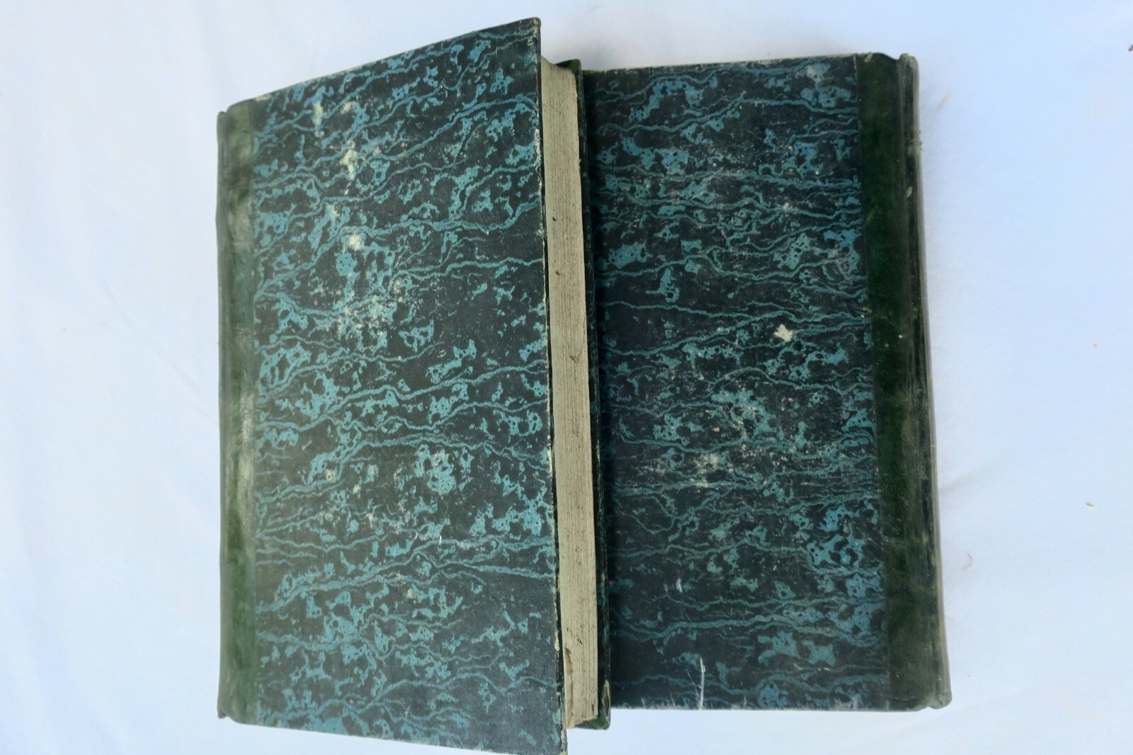 Geist des Christentums und Schönheit der Religion<span class="lla-card-orig-wrap"><span class="lla-card-orig">❦ CHATEAUBRIAND Génie du christianisme ou beautés de la religion 1838</span></span> - La Librairie Antique