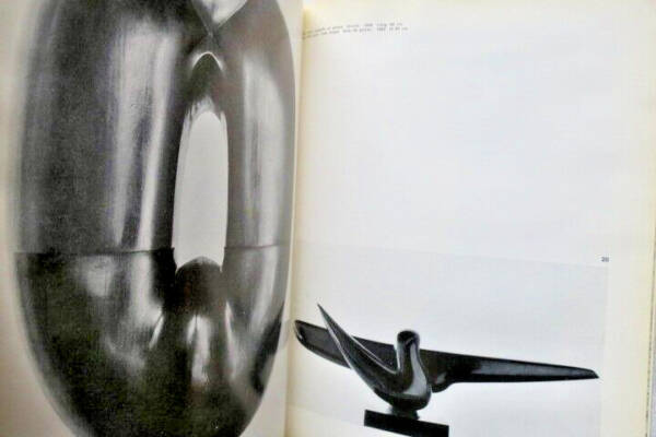 Fotografie von Chauvin's Skulpturen