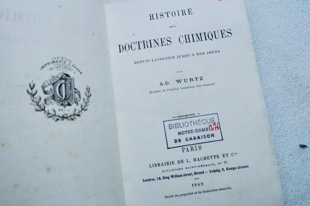Eine Geschichte der chemischen Lehren
