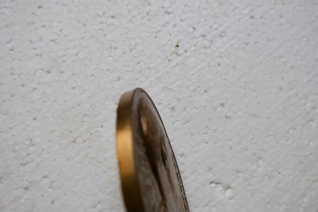 Schöne signierte Bronzenmedaille