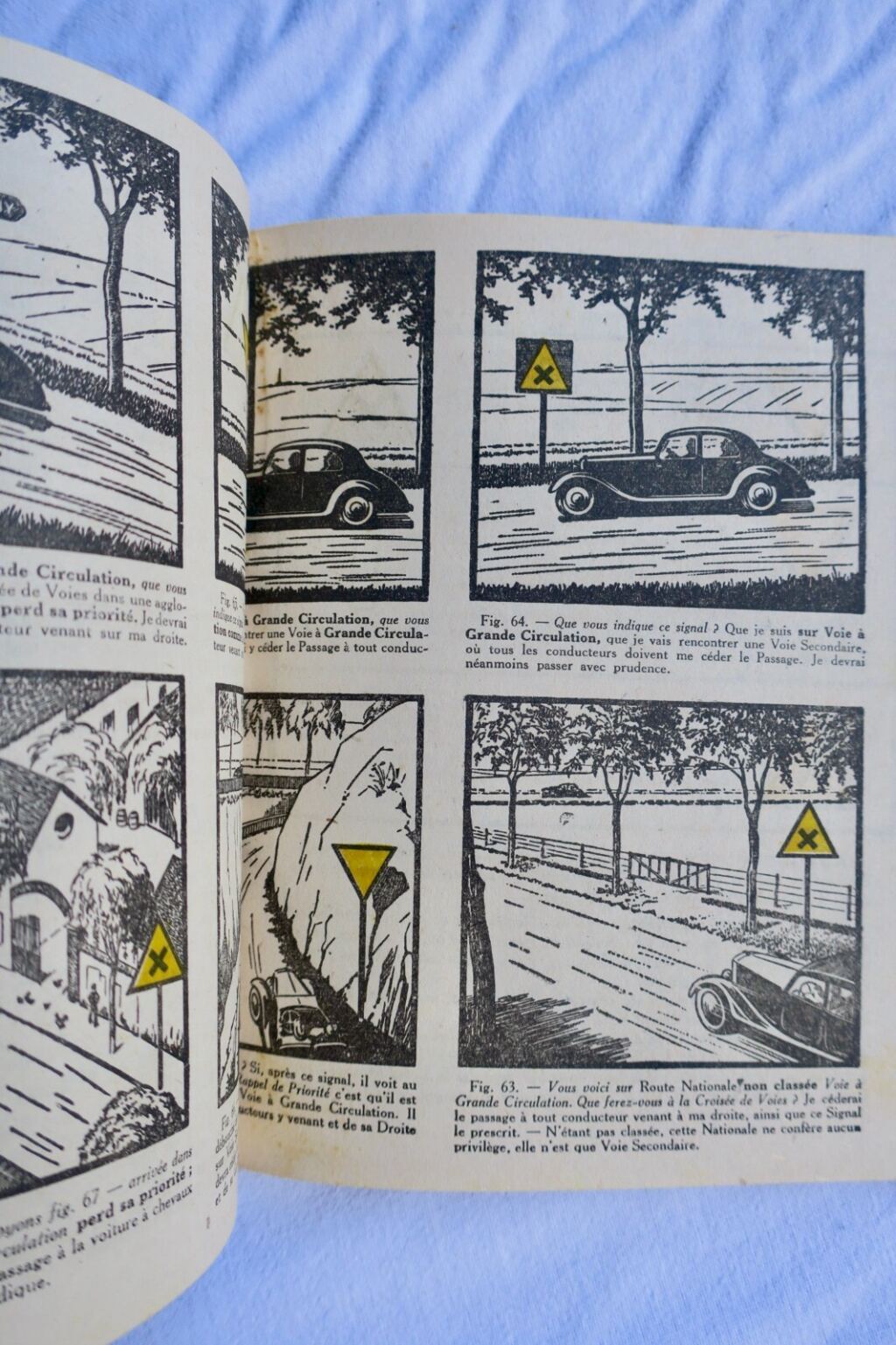 CODE nouveau code de la route, automobiles, motocyclettes, poids lourds… 1947