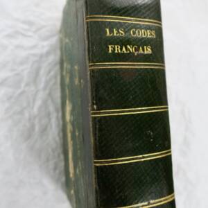 Codes Français. En Miniature 70 x 110 mm.